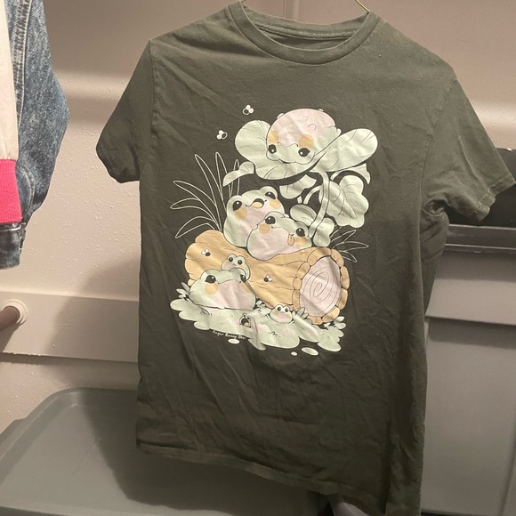 🐾3for$10🐾Hot Topic Frog Graphic Tee - Picture 2 of 2